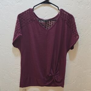 3/$10 Knapp Studio Maroon Tie Front Short Sleeve Top